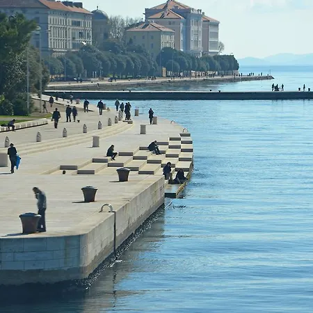 Thea Zadar